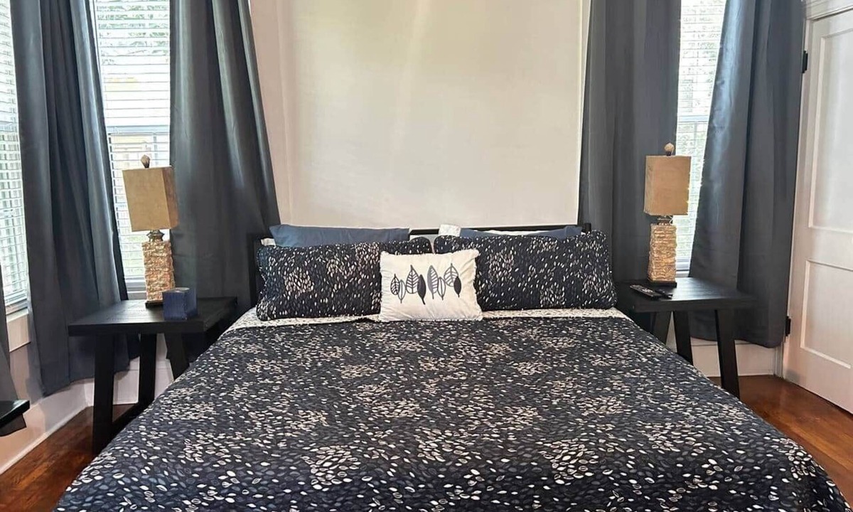 Downtown Jackson Apartment | Beautiful Belhaven apt close to it all 1 king bed/1bath