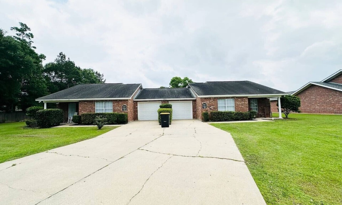 Hammond House | Beautiful Eastgate 12B