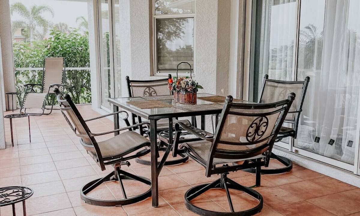 White Marsh House | Beautiful home near Englewood Beach
