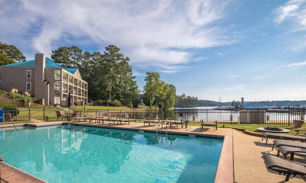 Dadeville Condo | Beautiful Lake Front Condo with Luxury Amenities