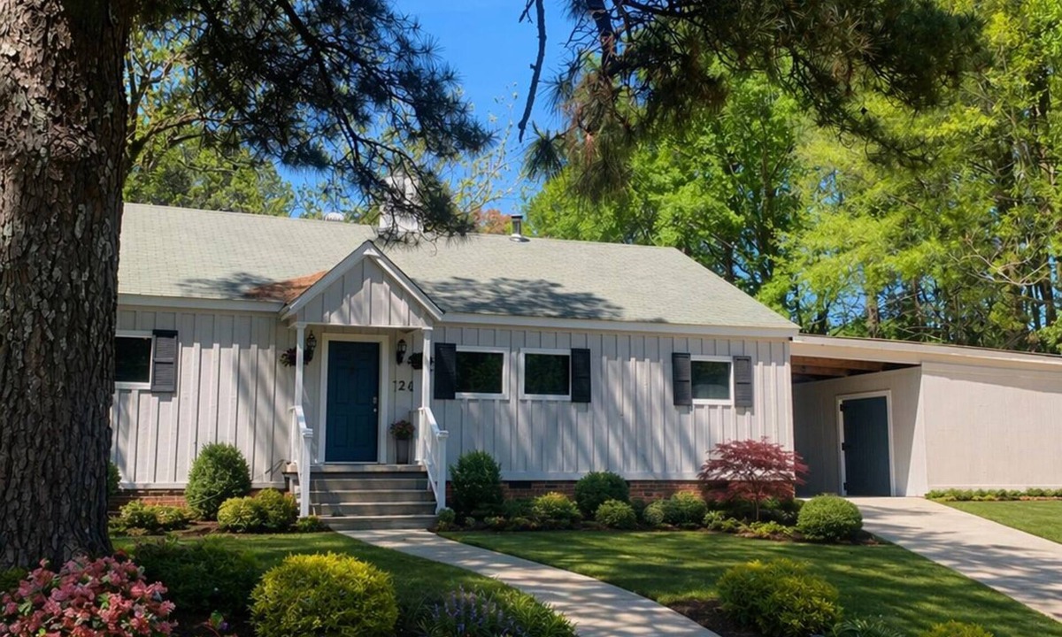 Daleville House | Beautiful, nature filled 3 br near NAS and Meridian dining , attractions & shops