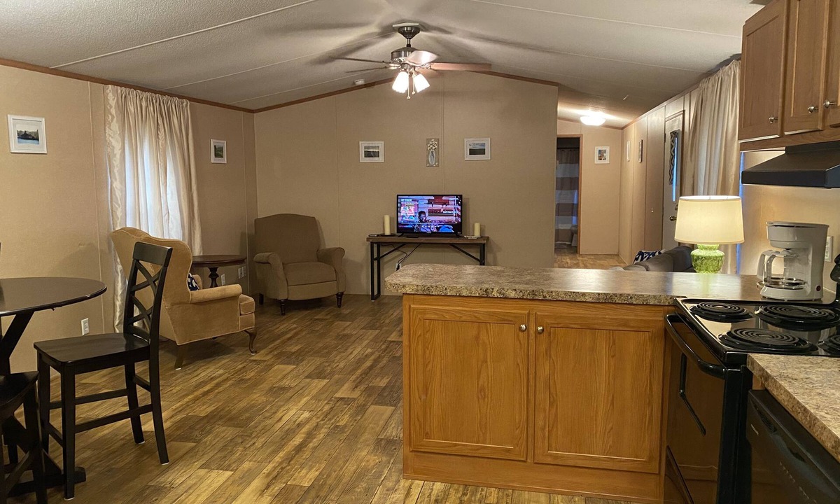 Gardner House | Beautiful private property close to Alexandria/Pineville