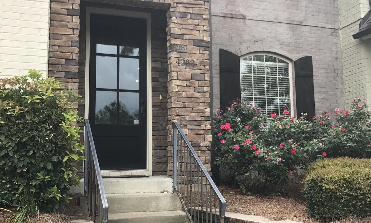 Oxford House | Beautiful Townhome walking distance to Ole Miss (4 football tix/park available)