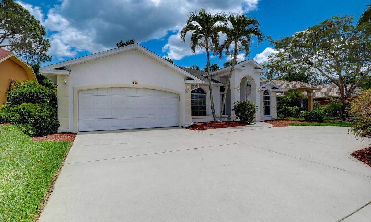 Naples House | Beautiful Updated Home, Private Pool, Minutes from Downtown 5th Ave & Beaches!
