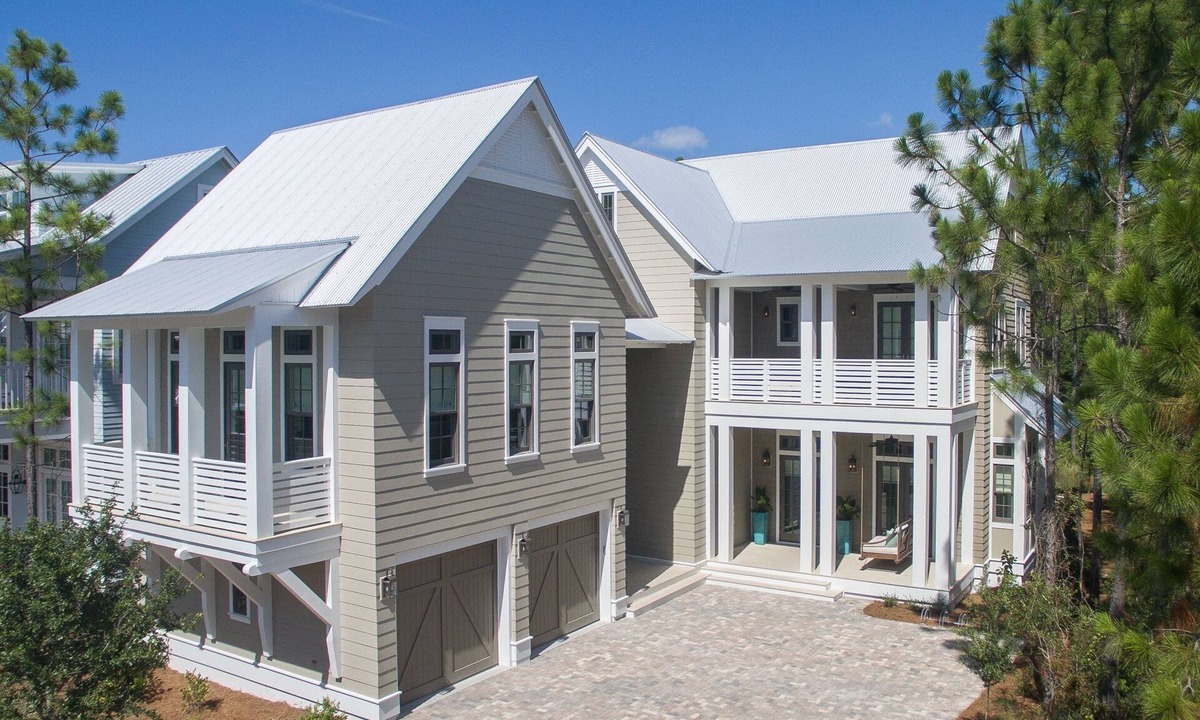 Forest District House | Beautifully Appointed Home In Watercolor with 6 Beach Cruiser Bikes included