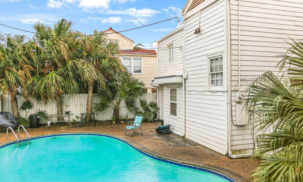 Broadmoor Apartment | Beautifully Furnished 4Bed 2Bath with Sparkling Pool!