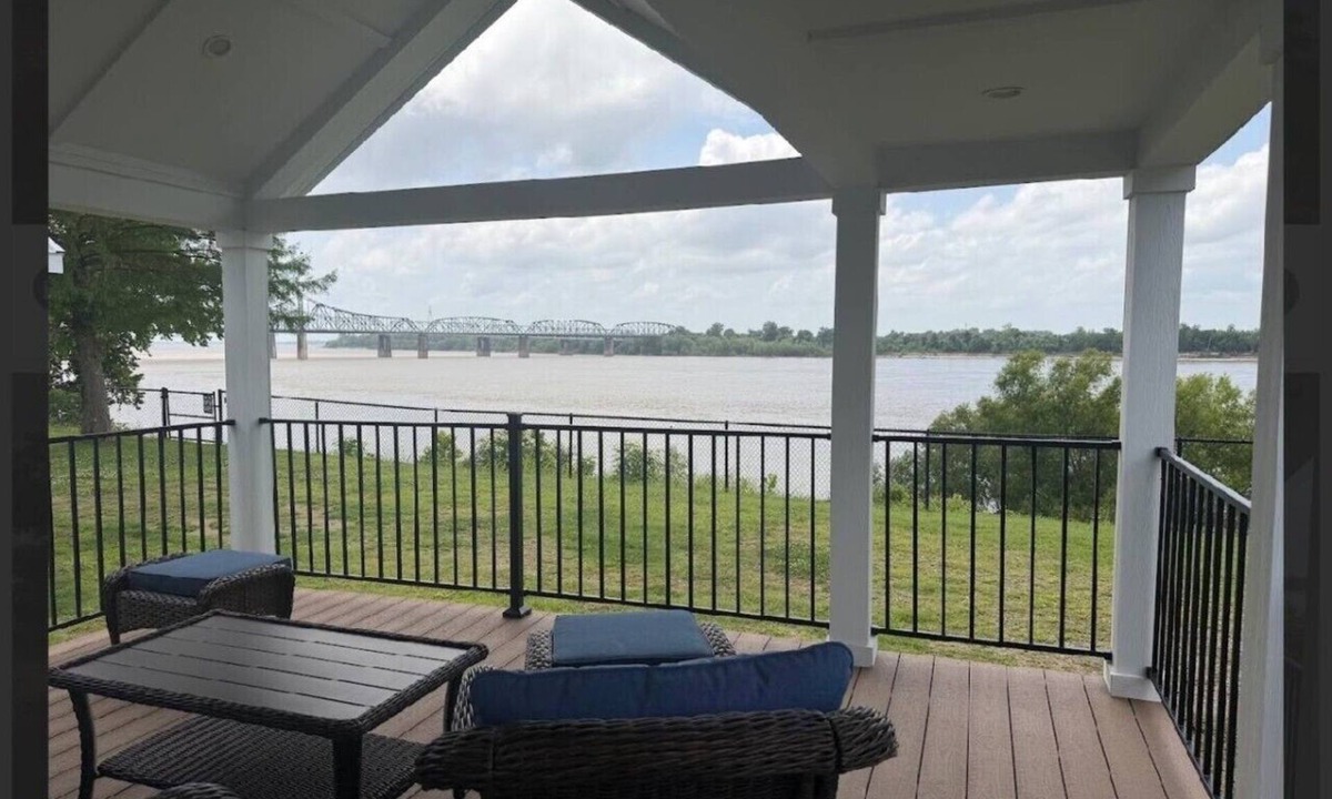 Vicksburg House | Belle Point - Home on the MS River