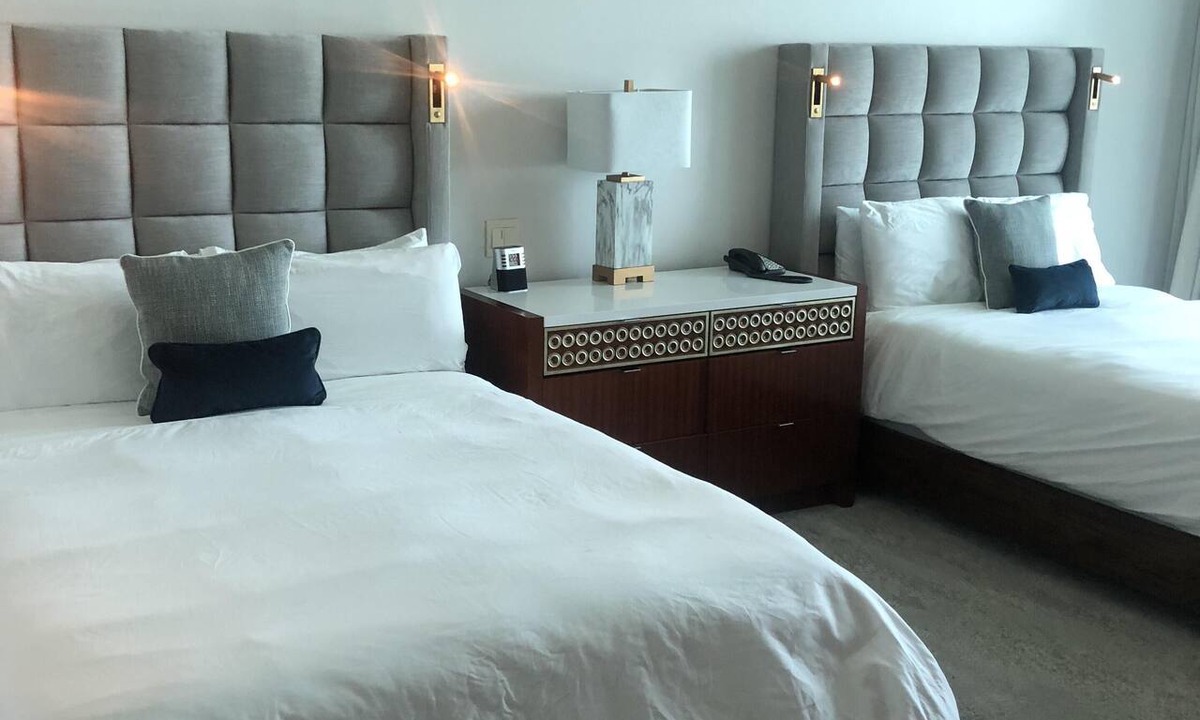 Bal Harbour Hotel | BEST LINE/OCEAN VIEW/2 QUEENS STUDIO AT THE RITZ w/ENHANCED CLEANING