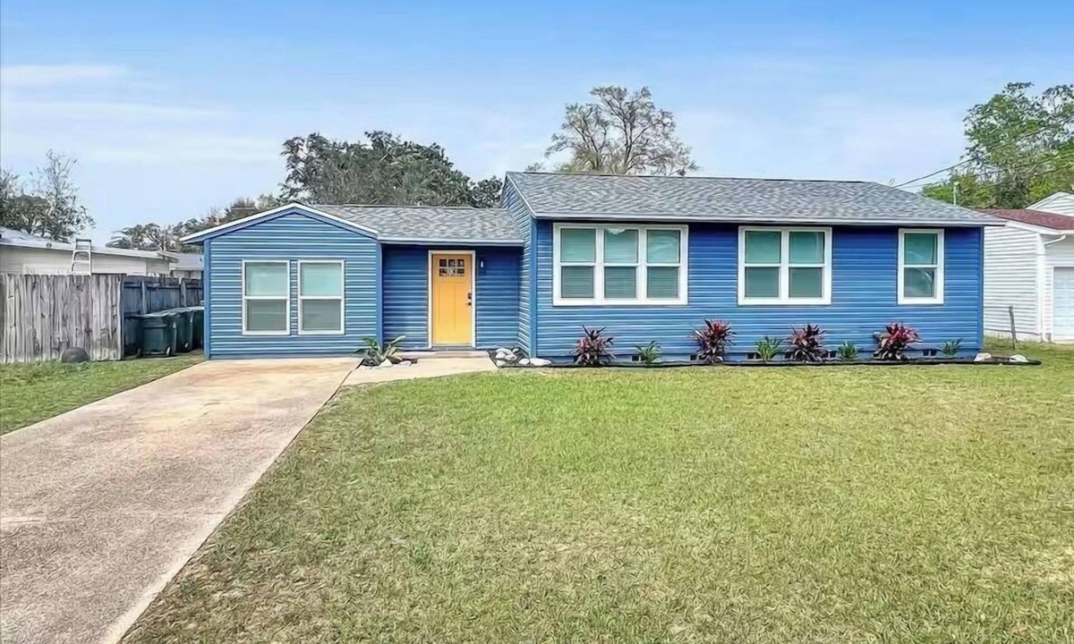 Pensacola House | Bird of Paradise - Pensacola FL