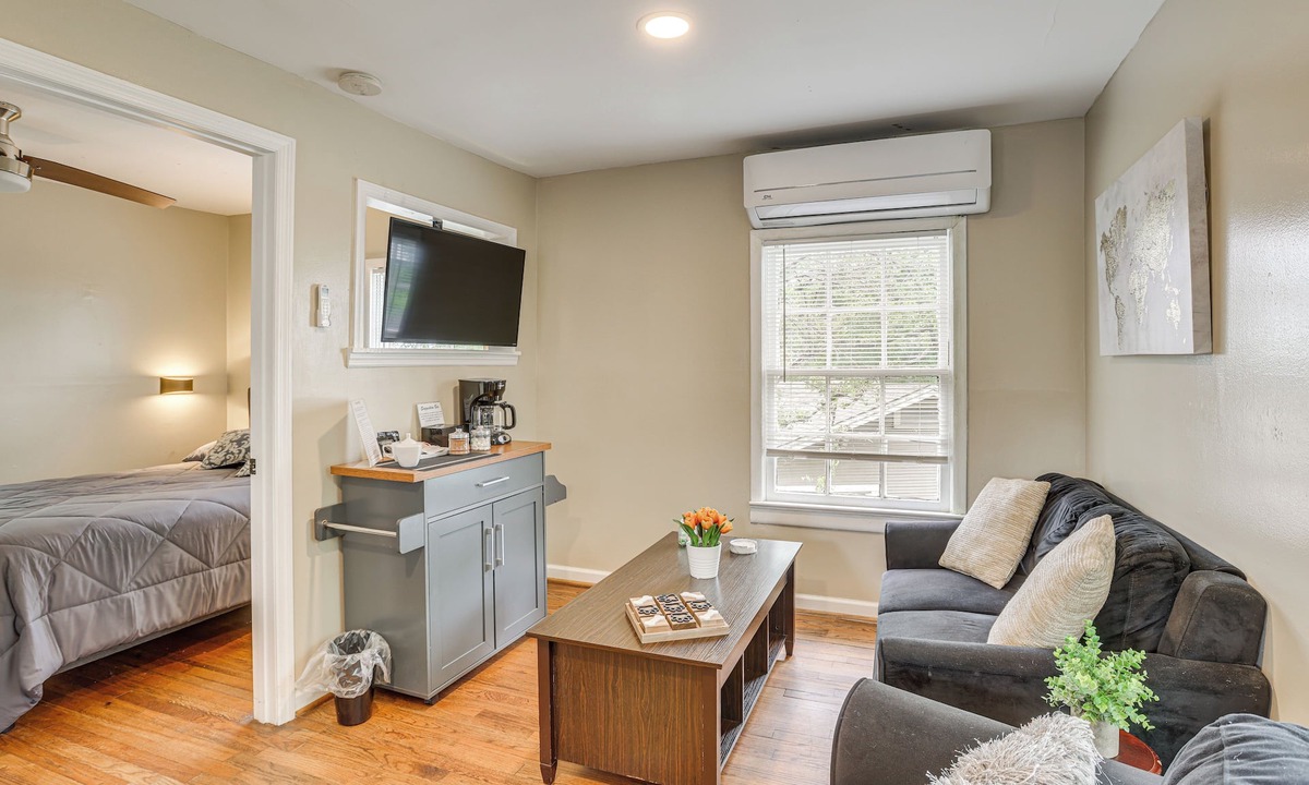 Norwood Apartment | Birmingham Apt Near Amphitheater w/Shared Patio