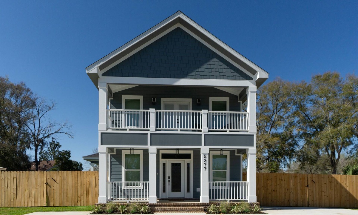 Milton House | Blackwater River Retreat-Family friendly-Dining-Shopping
