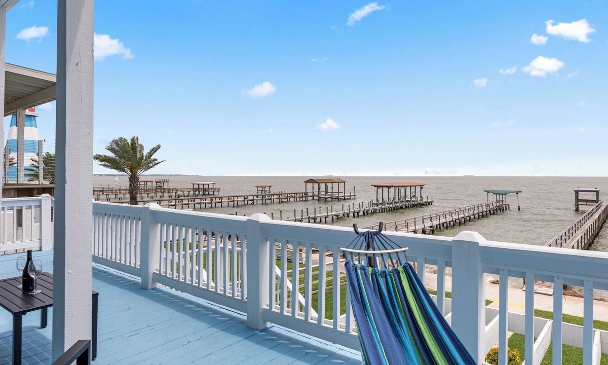 Clear Lake Shores House | Blue Bay Waterfront Retreat – 230 ft Private Pier + Steps to Kemah Boardwalk!