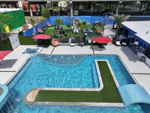 Treme Hotel | Blue Crawfish Boutique Hotel & Pool Bar