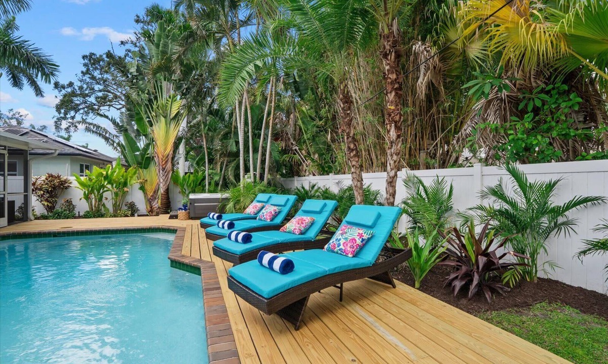 River District House | Blue Tide Bungalow