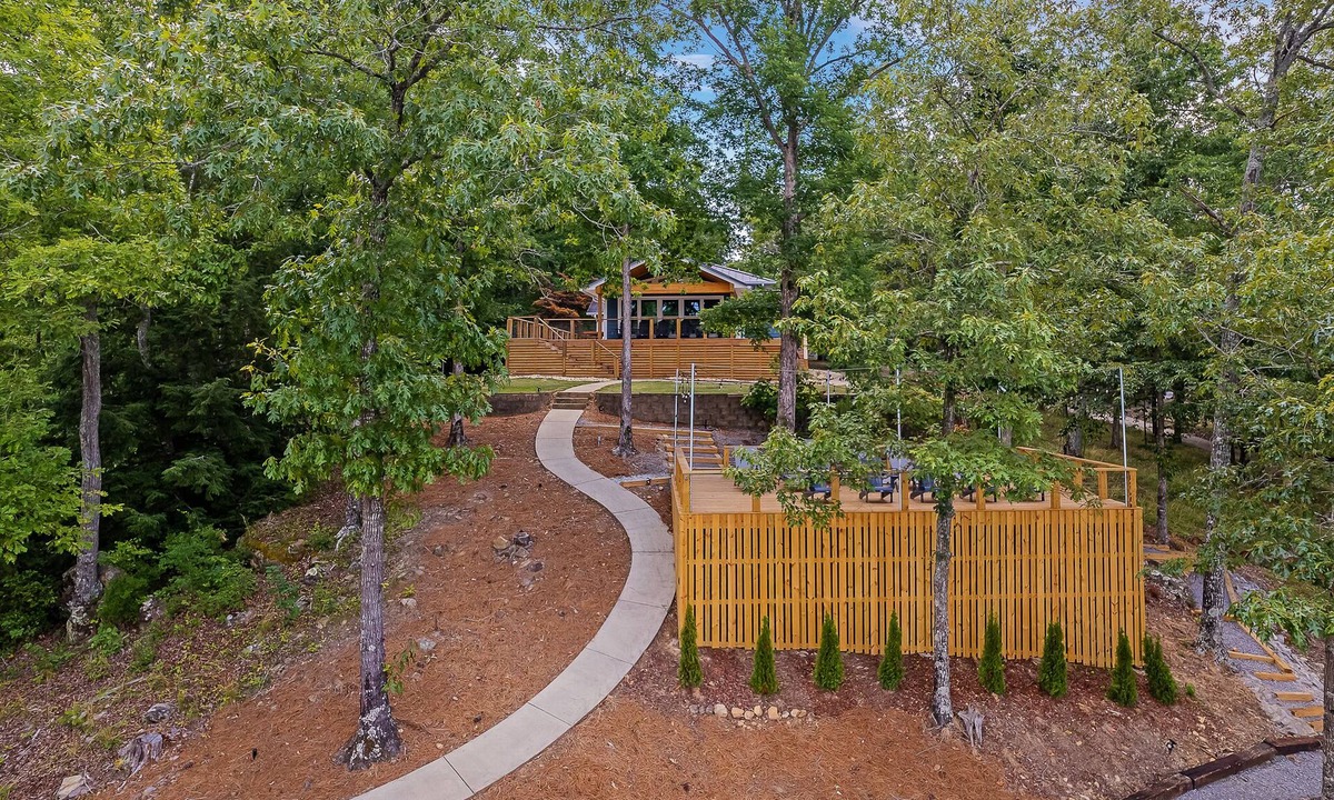 Arley House | Blue View - Perfect vacation getaway for a family or group of friends