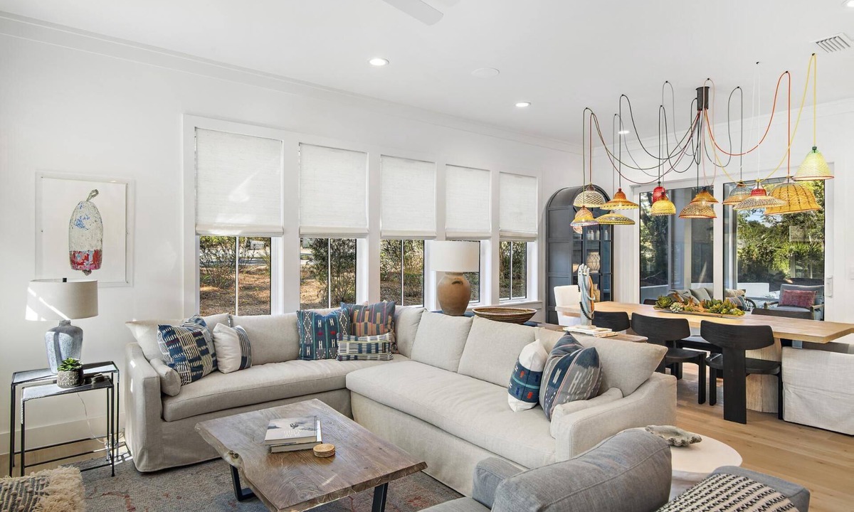 Lakeside at Blue Mountain Beach House | Book Now for Fall Stays! Le Tiki - Screened in Porch! Community Pool! Game Room!