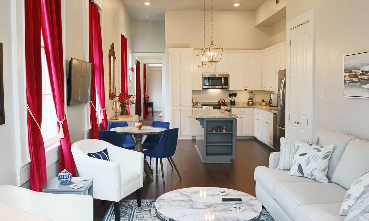 Lower Garden District Apartment | Boutique Historic 2BR 1 Block to St. Charles Streetcar Lower Garden District