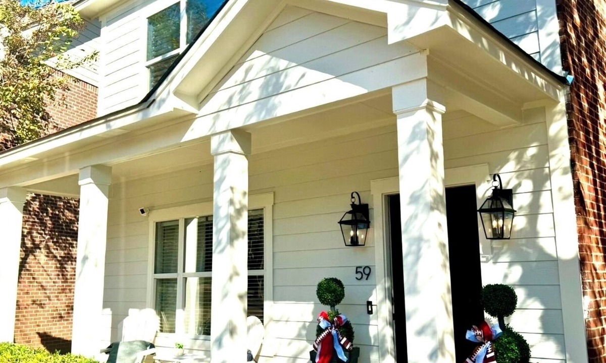 Oxford House | Boutique Oxford Townhouse 1 Mile to Ole Miss & The Square Sleeps 8