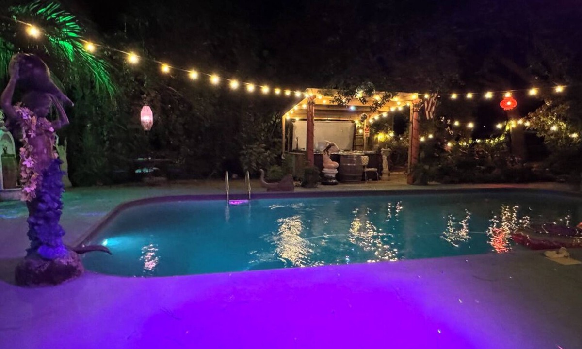 Loxley House | Boutique resort,1-4 adults, hot tub/pool/guest house