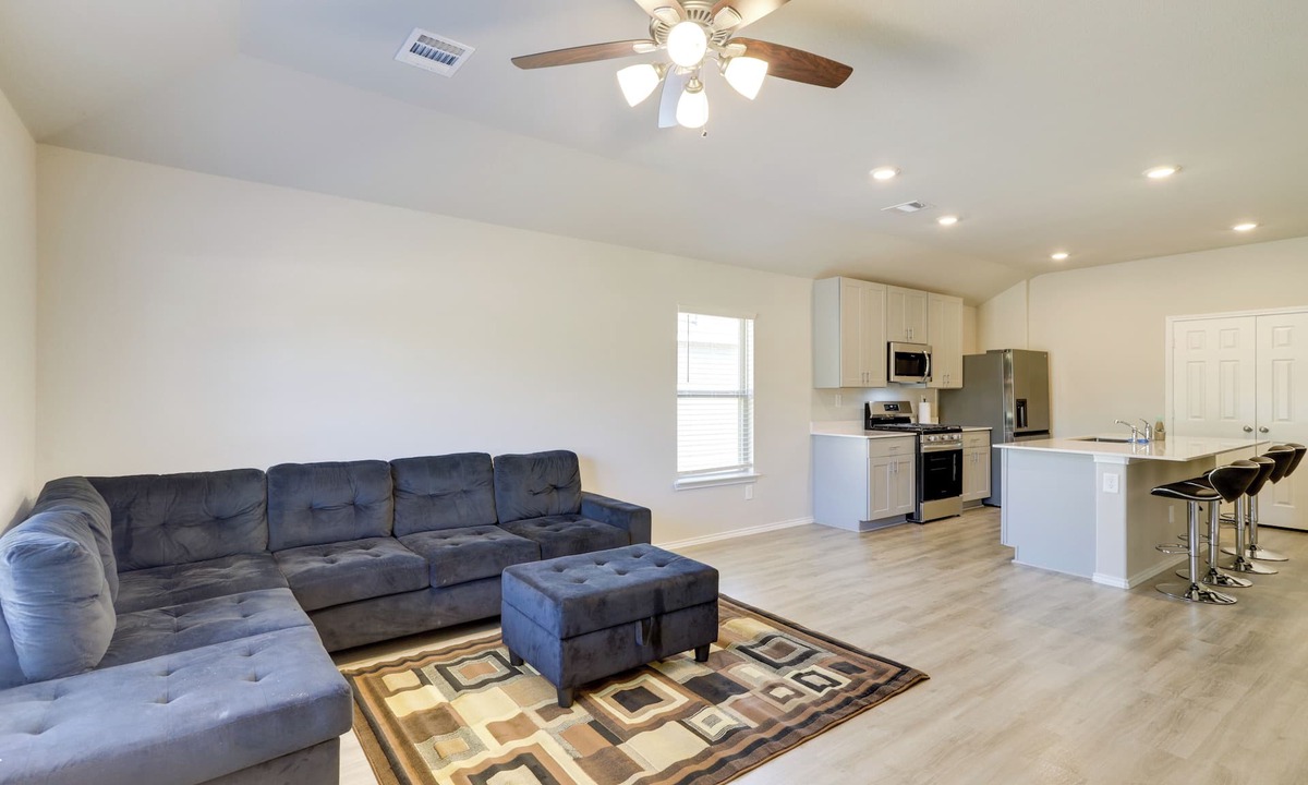 Spring Cottage | Brand New Spring Home < 1 Mi to Old Town!