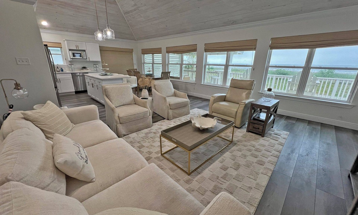 Grand Isle House | Breakaway - Beachfront - Island Realty