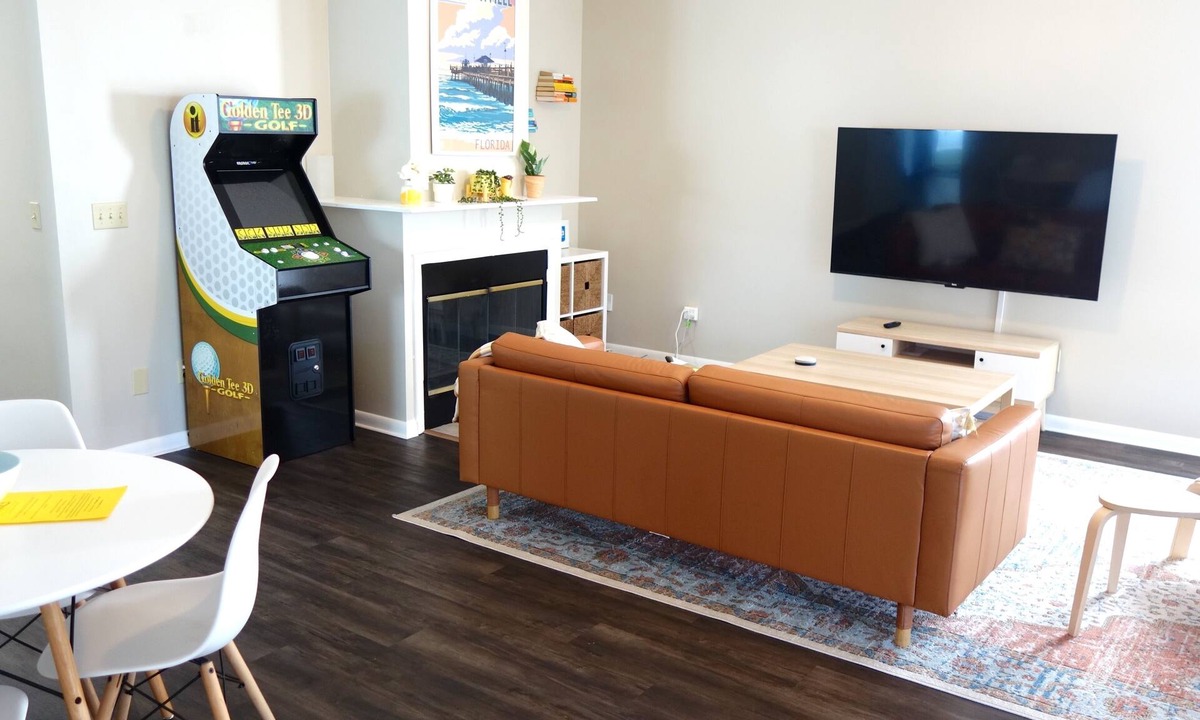 Jacksonville Beach House | Bright Family Beach Home | Across from Park/Playground | 4BR/2BA