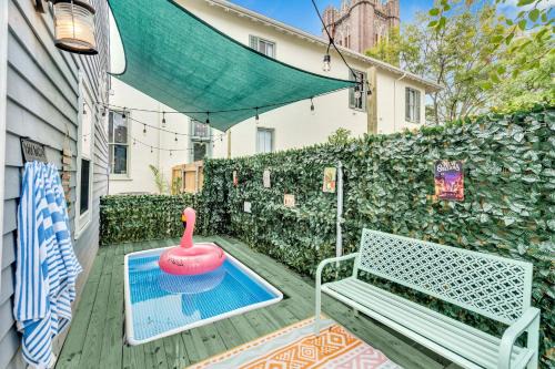 Esplanade Ridge House | Bright home w plunge pool & arcade games