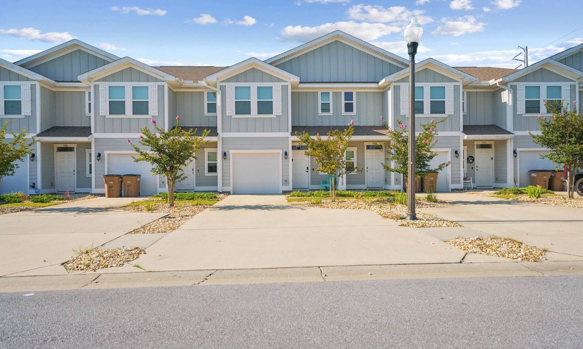 Upper Grand Lagoon House | Bright & Modern Beach Getaway-Pool+Prime Location