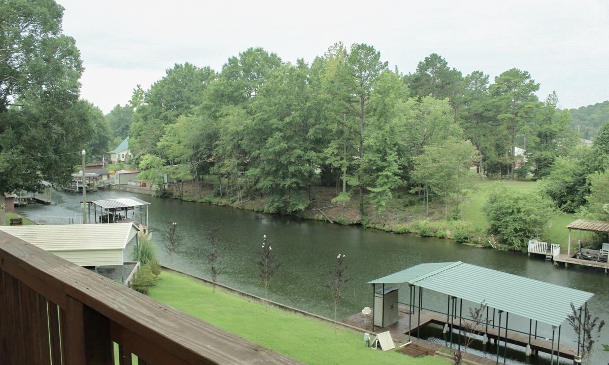 Mid America House | Bring Your Boat:Private Ramp &Dock on HAMILTON-Fire Pit &Deck 4 Kings-sleeps 16