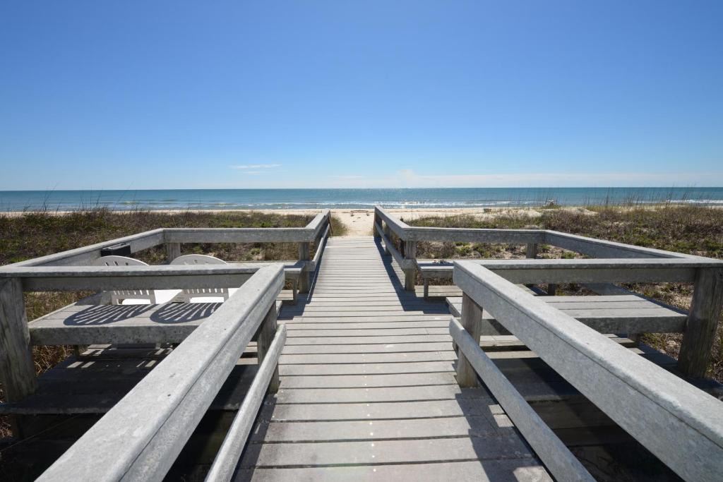 St. George Island Hotel | Buccaneer Inn