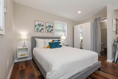 College Park House | Bungalow near Universal, Disney, and Downtown Orlando