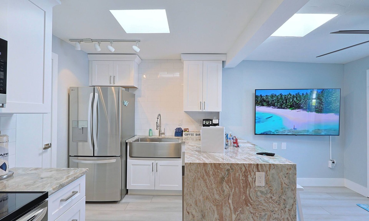 Siesta Key Cottage | Cabana Cottage Across street from Beach and Heated Pool