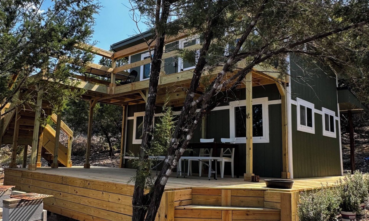 Copperas Cove Cabin | Cabin in 10 acres with goats!
