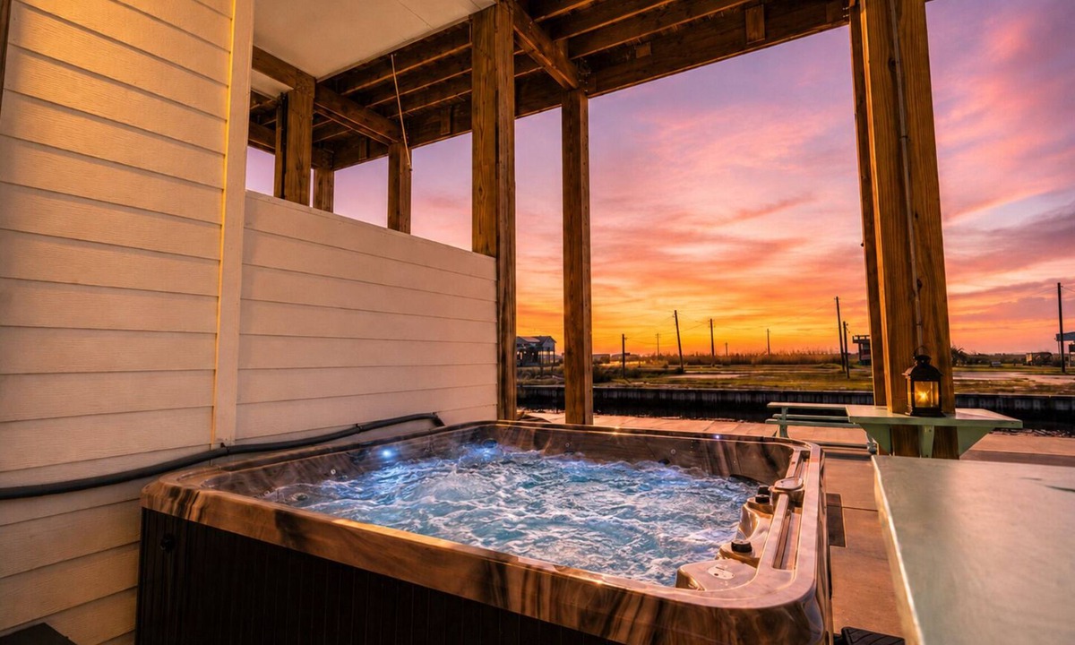 Port Bolivar House | Canal Front l Hot Tub | Basketball Hoop