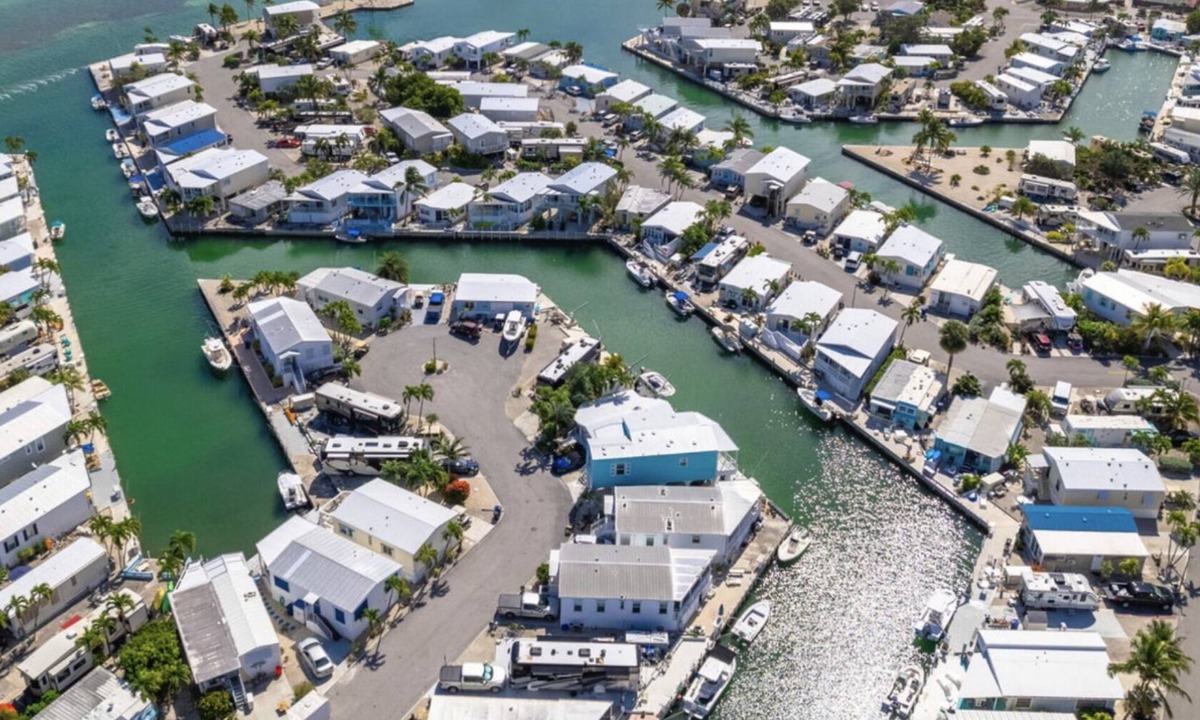 Cutthroat Harbor Estates Resort | Canal front lot only. No house or RV. You need to bring your RV.