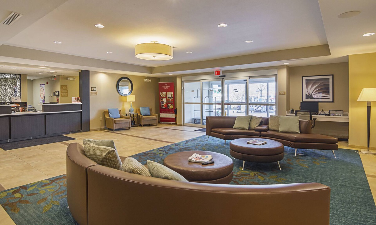 Northeast Pensacola Hotel | Candlewood Suites Pensacola - University Area by IHG