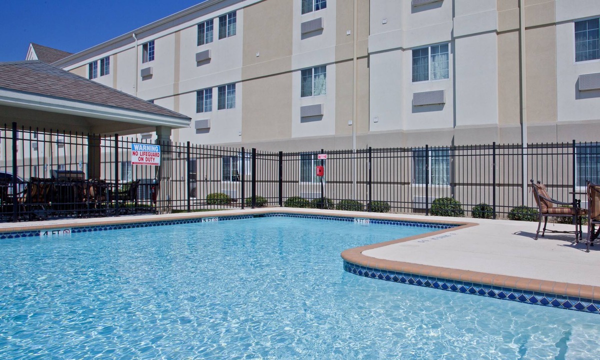 Nederland Hotel | Candlewood Suites Port Arthur/Nederland by IHG