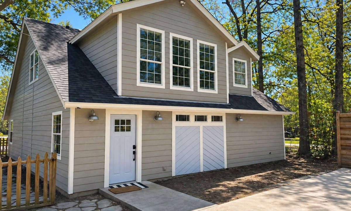 Huntington Cottage | Carraige House