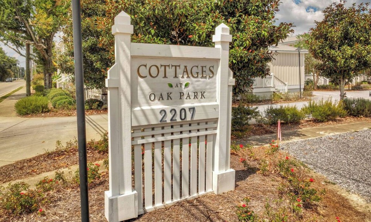 Ocean Springs Cottage | Casita Blanca - Coastal Getaway