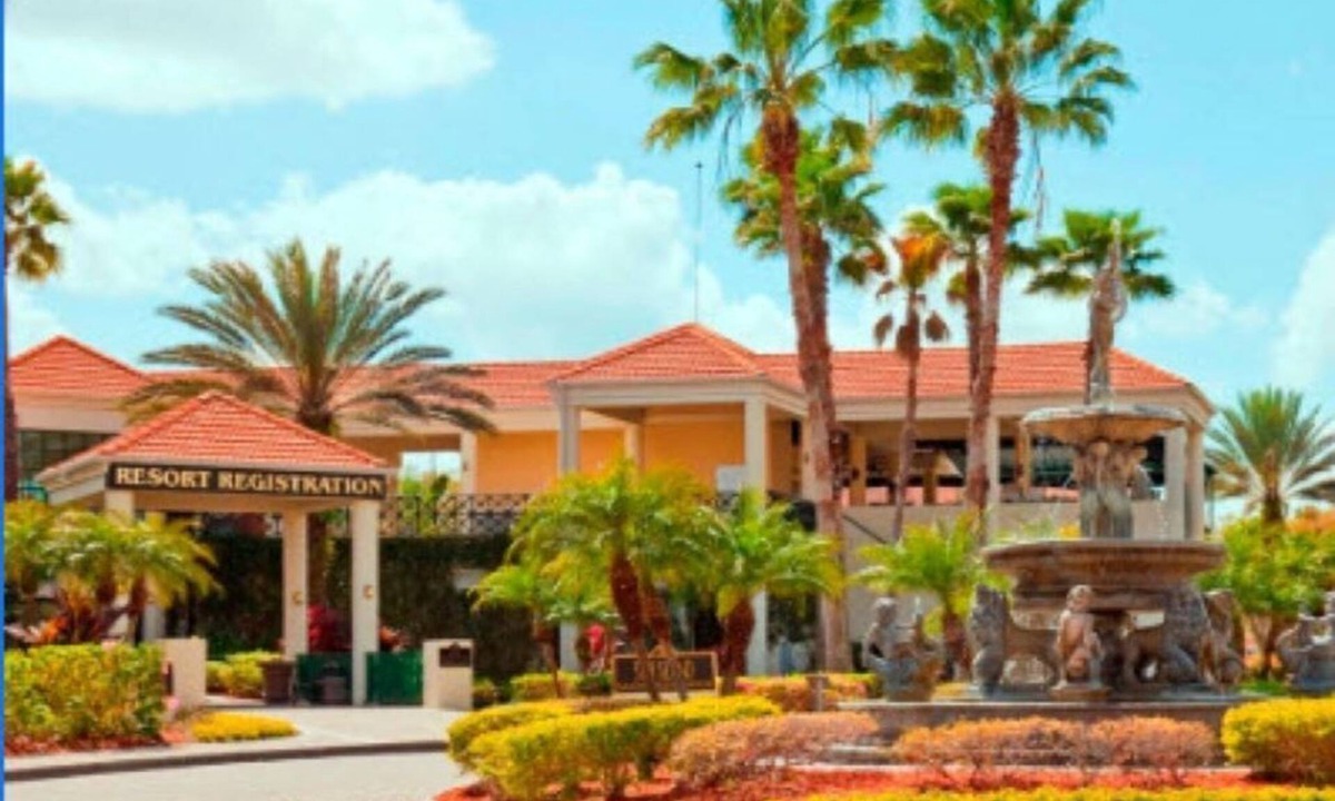 Kissimmee Resort | Celebrate Summer Super Vacation nr Disney World Orl FL- 3 bedroom 3 ba, privacy