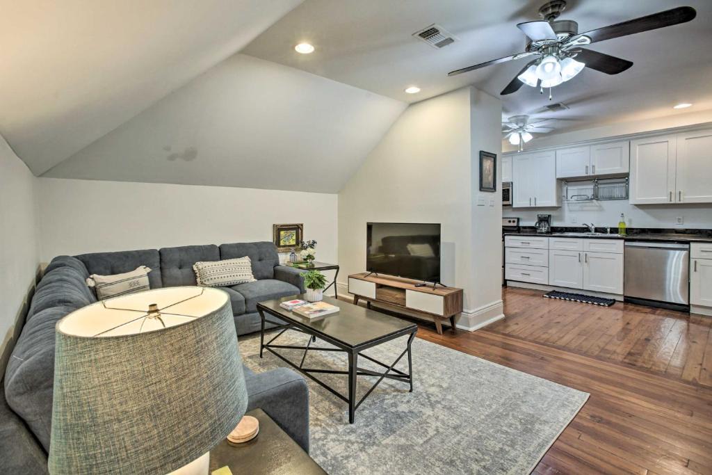 Milan Apartment | Centrally Located New Orleans Condo with Yard!