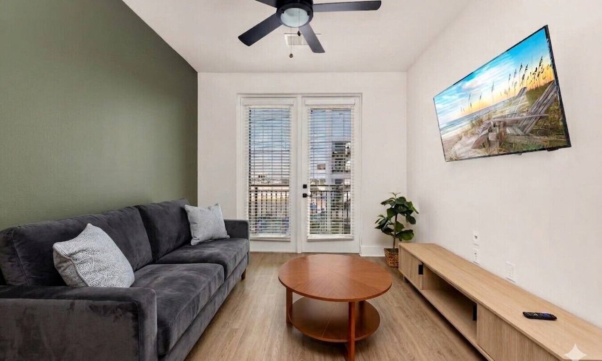 Carver City - Lincoln Gardens Apartment | Charming 1-Bedroom | Close to Raymond James!