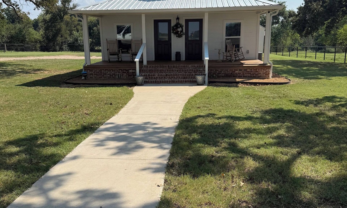 Sulphur Springs House | Charming 2-bedroom farmhouse in awesome Sulphur Springs, Texas