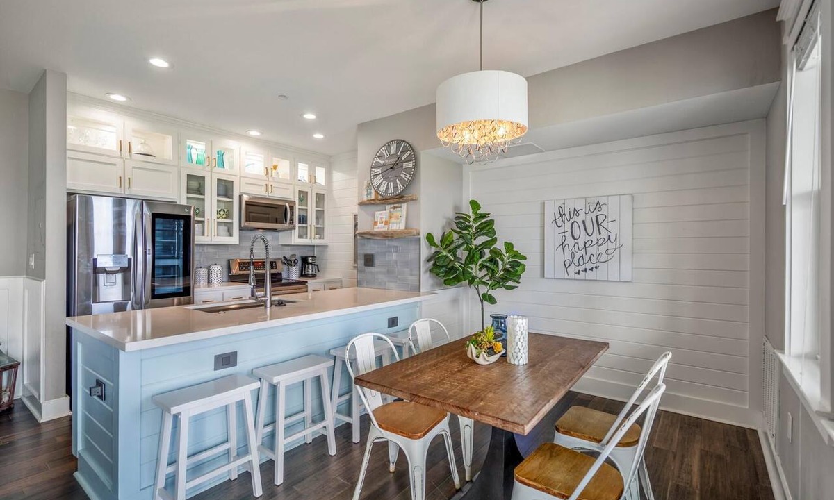Red Fish Cove Condo | Charming 2-bedroom condo on the top floor with a spectacular view of Gulf Coast