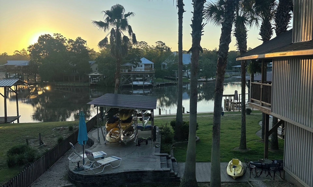 Fairhope Apartment | Charming 2-bedroom Fish River view upstairs apartment in wonderful Fairhope AL