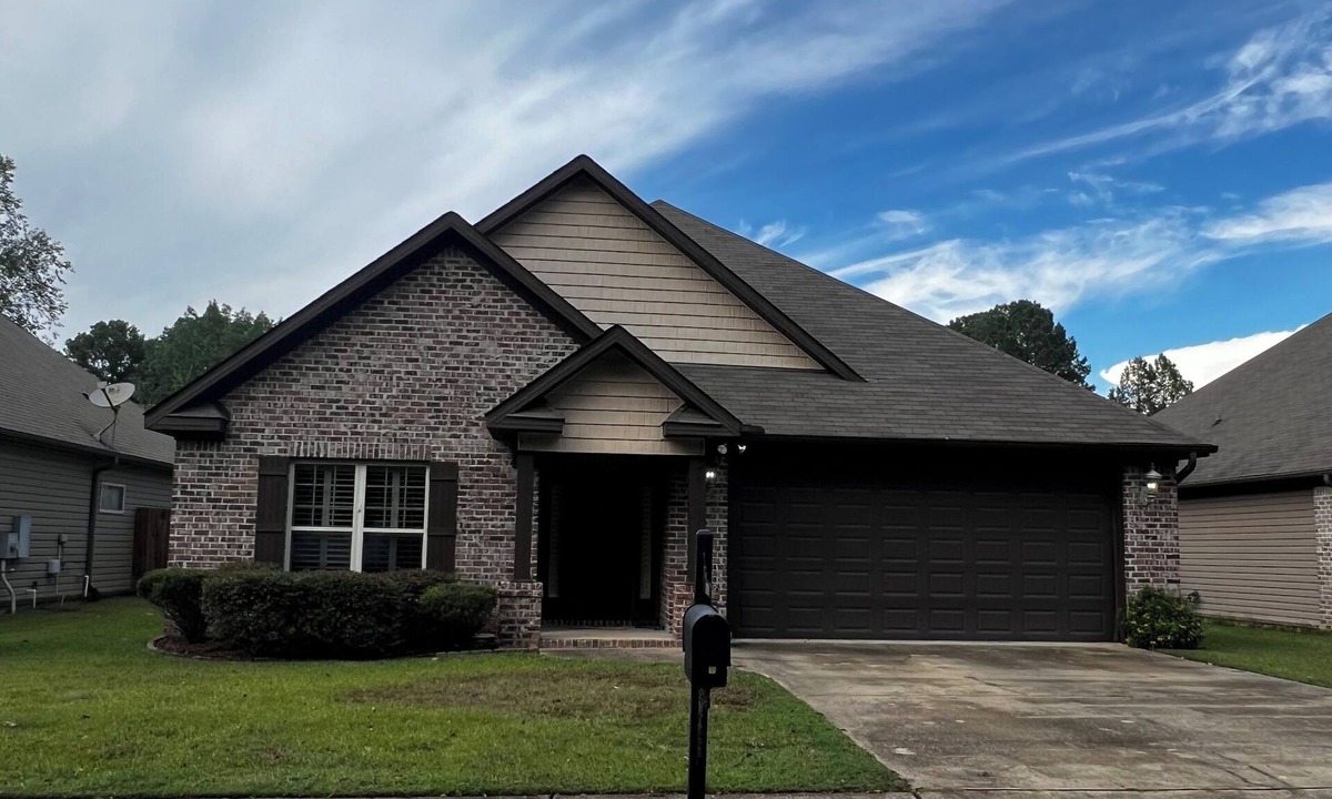 Northport House | Charming 3-bedroom house in a peaceful area of Tuscaloosa