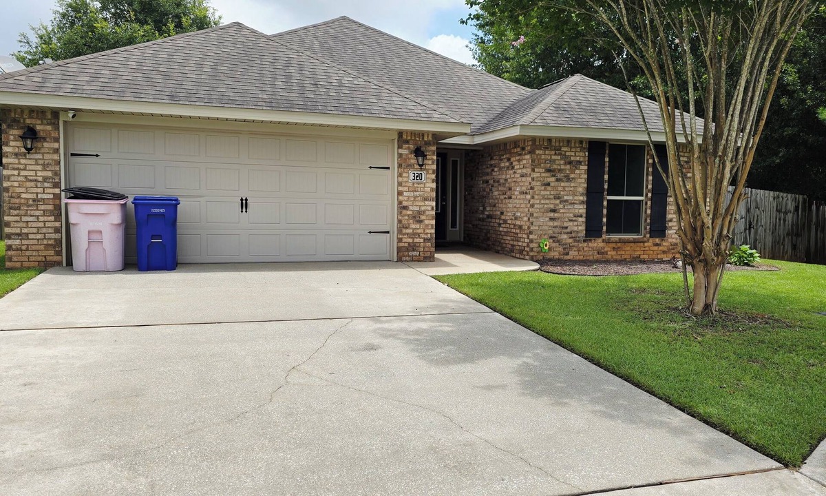 Foley House | Charming 3-bedroom house with a home gym in a superb Foley location.