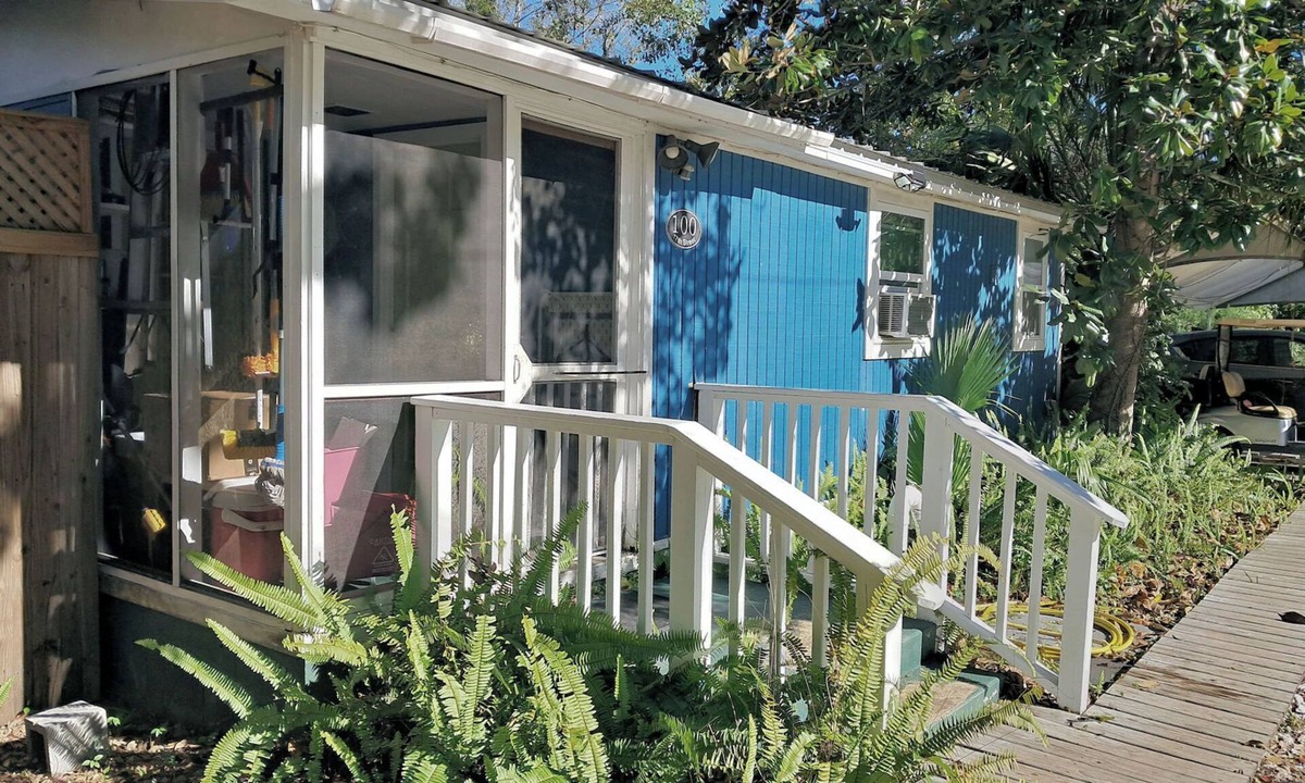 Apalachicola House | Charming Cottage in Historic District