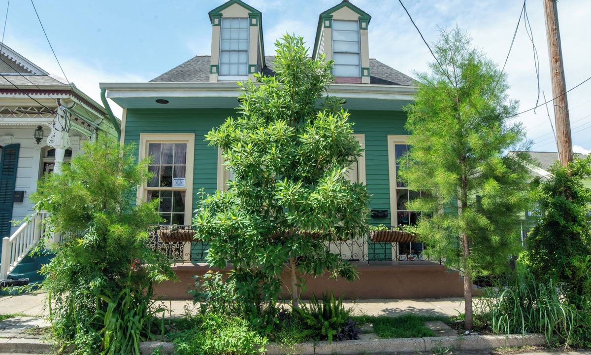 Faubourg Marigny House | Charming Creole Cottage in, New Orleans with AC, WiFi. Walkable location