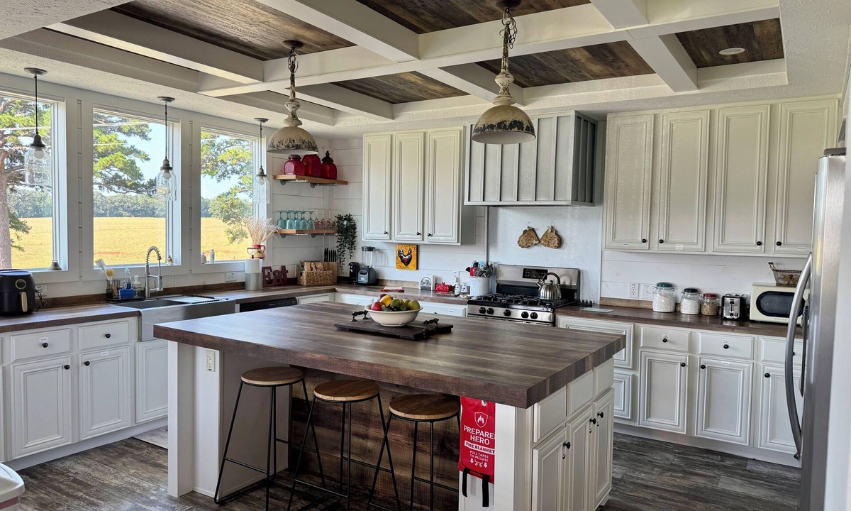 Harrison County House | Charming farmhouse stay at Hay Meadow Acres in Diana, TX — enjoy country living.